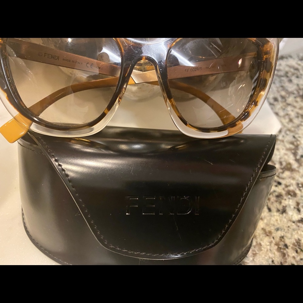Fendi Singlasses